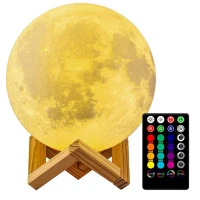 Lampa de veghe 3D Moon Light NYTRO Multicolor, Glob Luna 12cm, Acumulator, Stand Lemn + Telecomanda Lampa de veghe 3D Moon Light NYTRO Multicolor, Glob Luna 12cm, Acumulator, Stand Lemn + Telecomanda